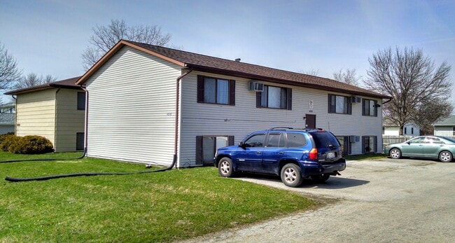 Building Photo - 4570 Vasey Ave