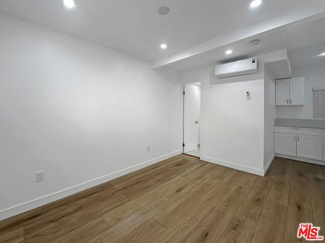 Foto del edificio - 215 W Plymouth St