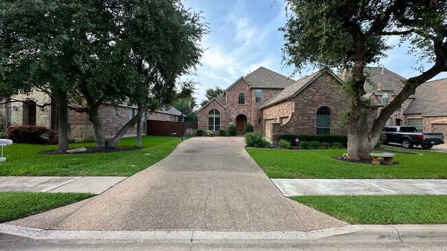 Building Photo - 208 Angus Dr