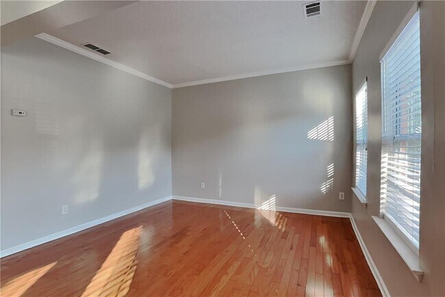 Foto del edificio - 426 Lily Shoals Ln