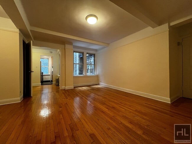 Building Photo - EAST 10 STREET