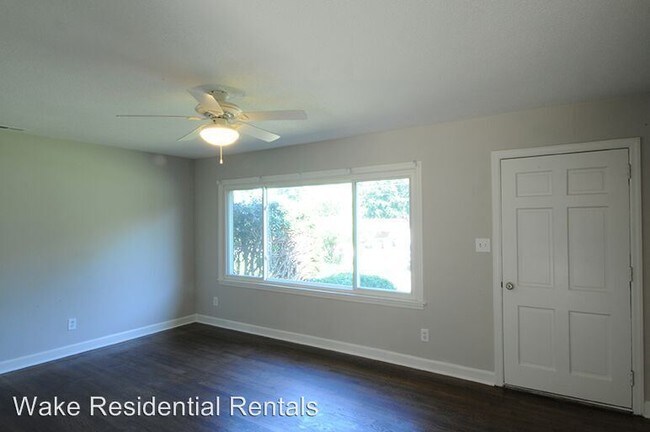 Building Photo - 1609 Cameron Dr