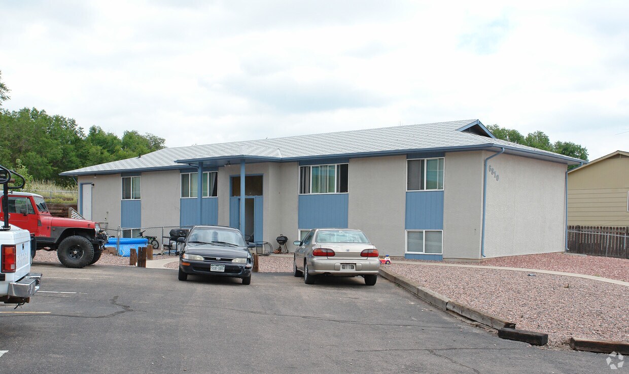 Foto del edificio - 6810 Western Pl