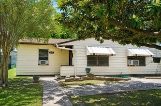 Building Photo - 7328 Oak Hl