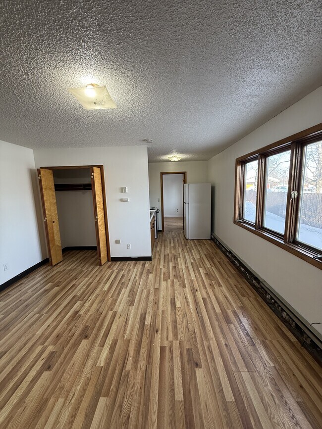Building Photo - 401 Slater St
