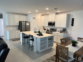Building Photo - 2037 Canton Pk Dr