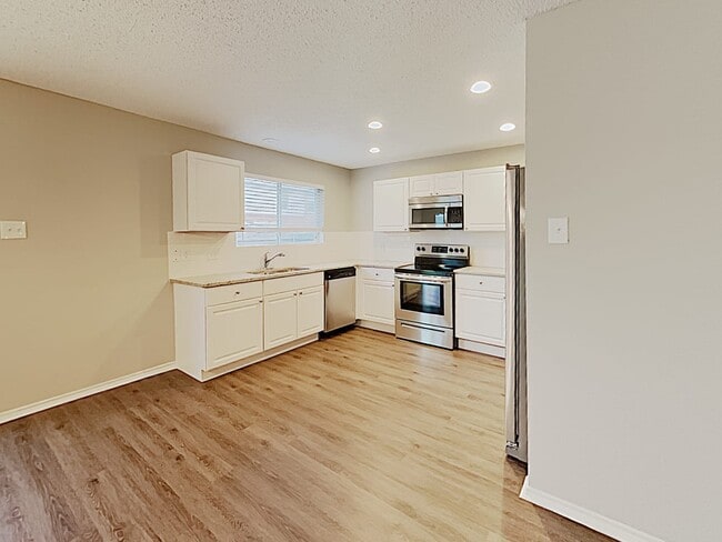 Building Photo - 725 Partridge Dr