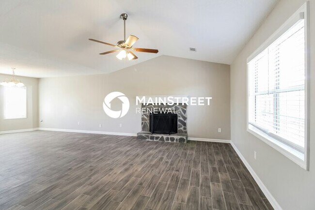 Building Photo - 5 Bedroom Pet-Friendly Home in Flowery Bra...