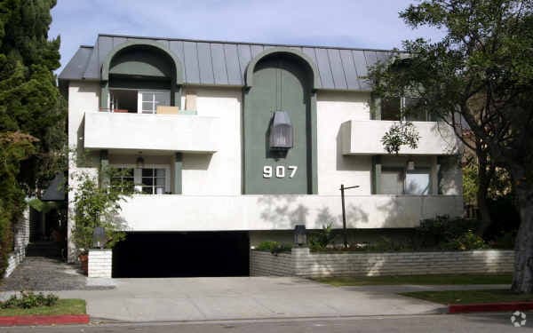 Primary Photo - 907 7th St