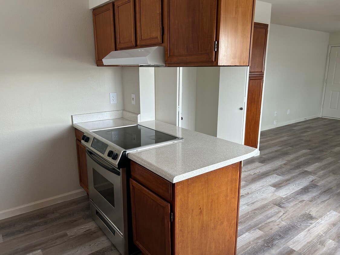 Kitchen - 9966 E Birchwood Ave