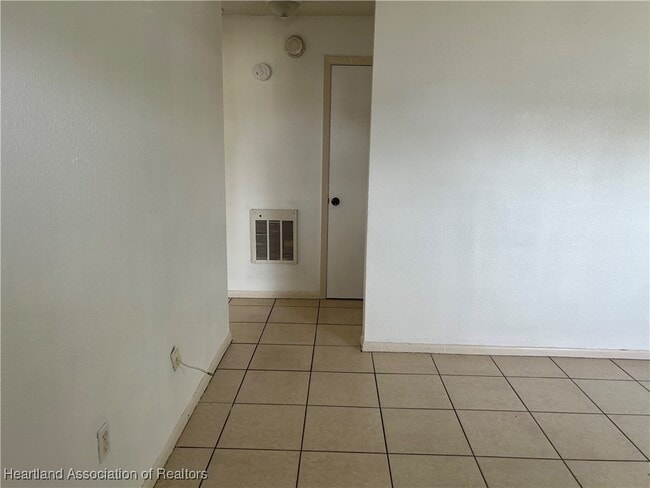 Building Photo - 1422 Lake Lucas Dr
