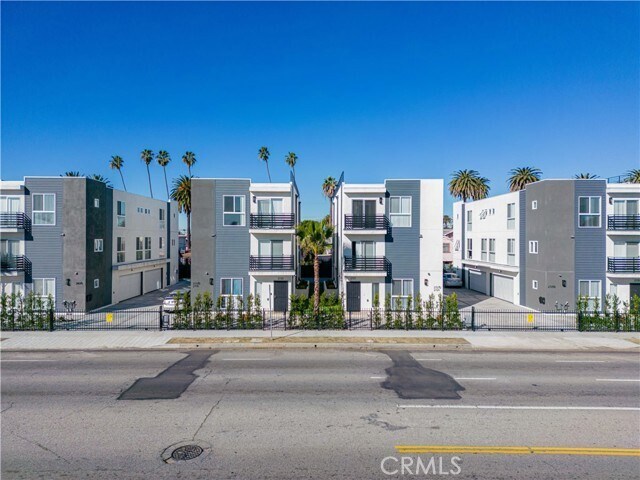 Primary Photo - 2729 S La Brea Ave