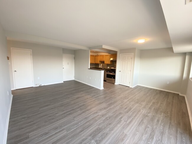 Living /Dining Room - Kings Park Plaza Apartment Homes