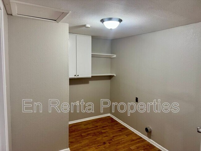 Foto del edificio - 3617 Bonnie Dr