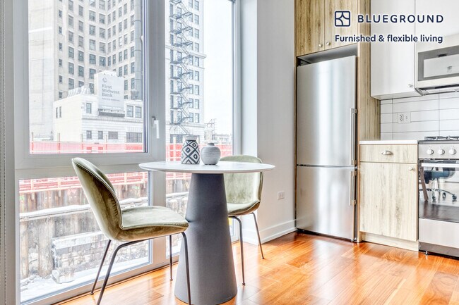 Foto del edificio - 4740 N Winthrop Ave