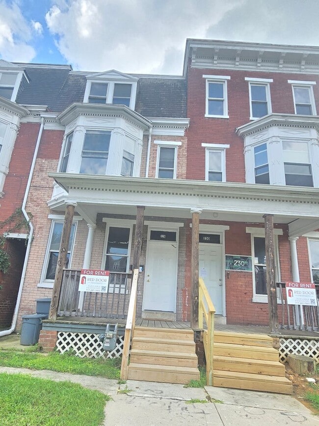 Building Photo - 228 W Jackson St