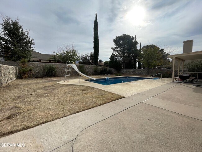Building Photo - 720 Agua Caliente Dr