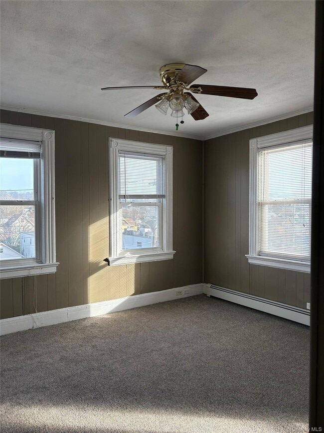 Building Photo - 558 Locust Ave