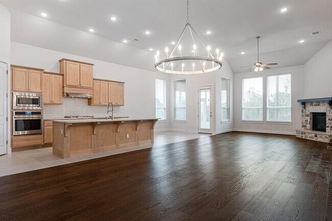 Foto del edificio - 302 Pear Tree Ln