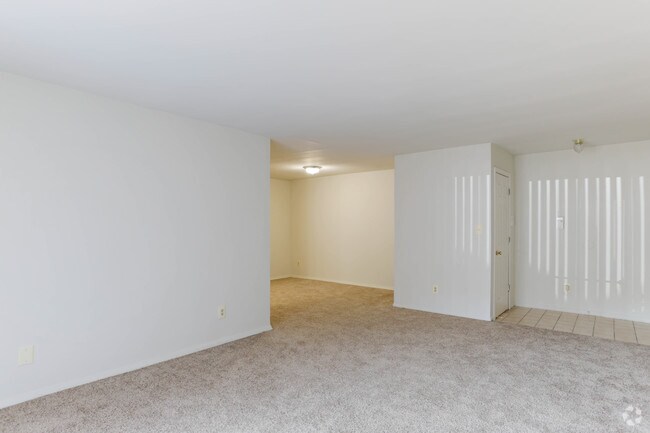 2HAB, 2BA - 1100 ft² - The Worthington