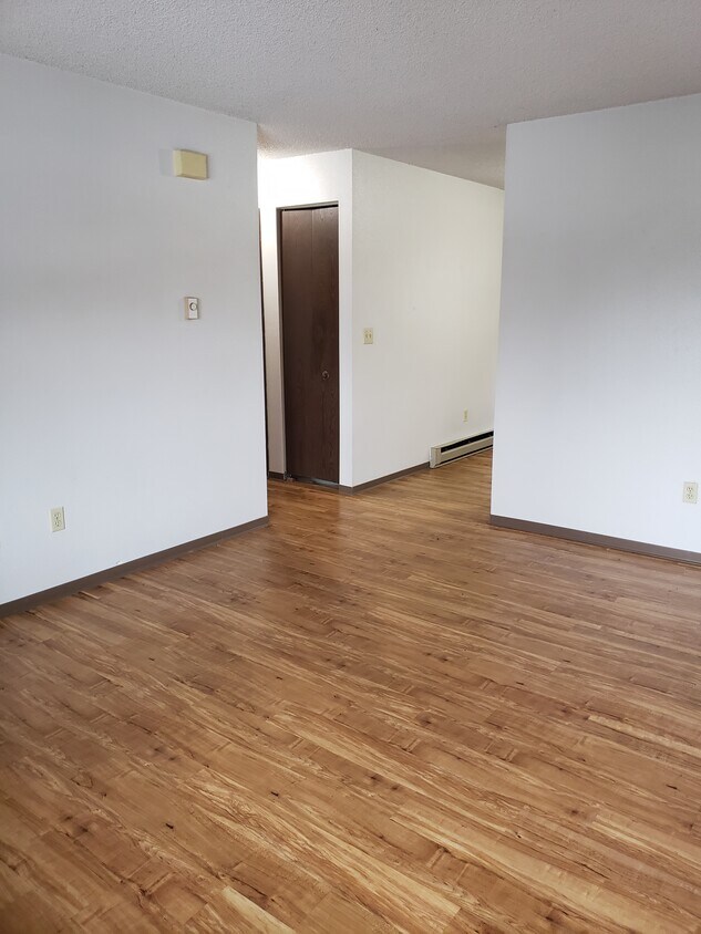 Sala de estar - 308 W C St