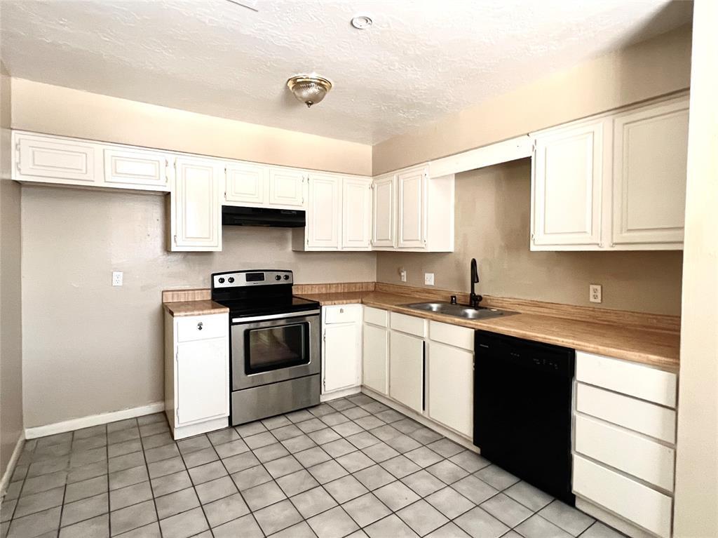 Primary Photo - 12935 Blackpool Ln
