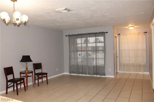 Foto del edificio - 1604 Ridgecrest St