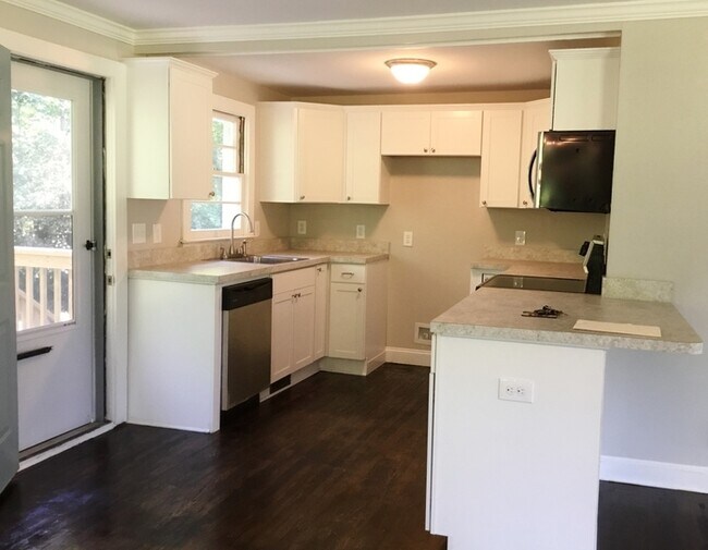 Building Photo - 8674 Catawba Cove Dr