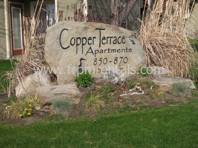 Foto del edificio - 870 W Belmont St