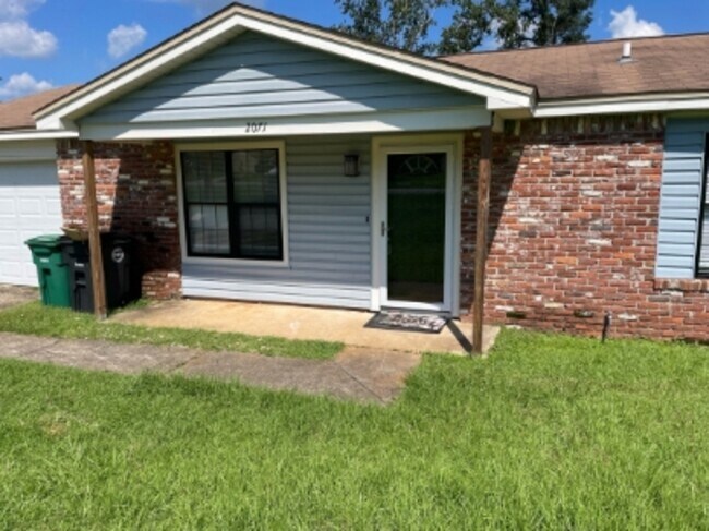 Foto del edificio - 2071 Little River Ln