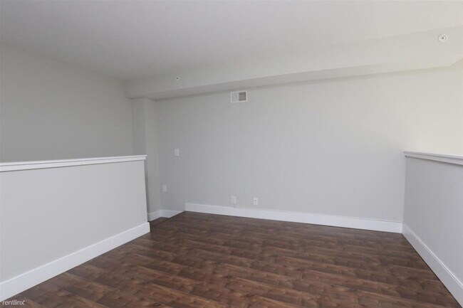 Foto del edificio - 1 br, 1 bath 4plex - 1731 RIDGE AVE Unit CU1