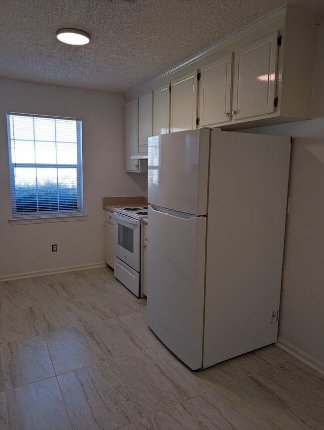 Building Photo - 610F MITCHELL