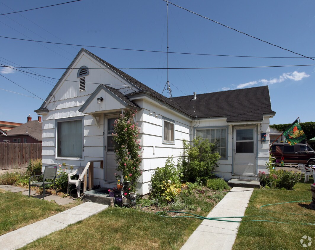 Building Photo - 120 7th St N