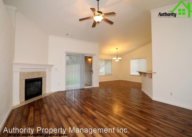 Building Photo - 3 br, 2 bath House - 3982 Cambria Dr.