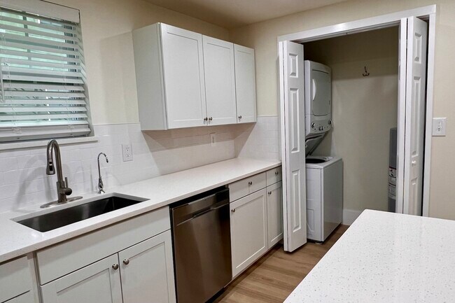 Building Photo - 3205 Post Street, Unit 3203-1