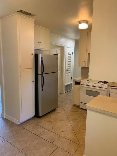 Building Photo - 1900 Fairlawn Ln