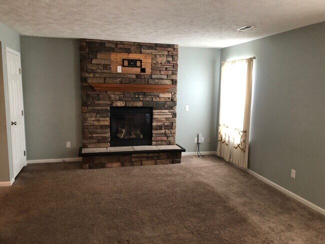 Building Photo - 5330 Ivandale Dr