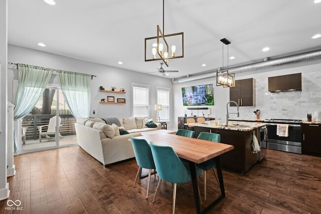 Photo - 2464 Broadway St House