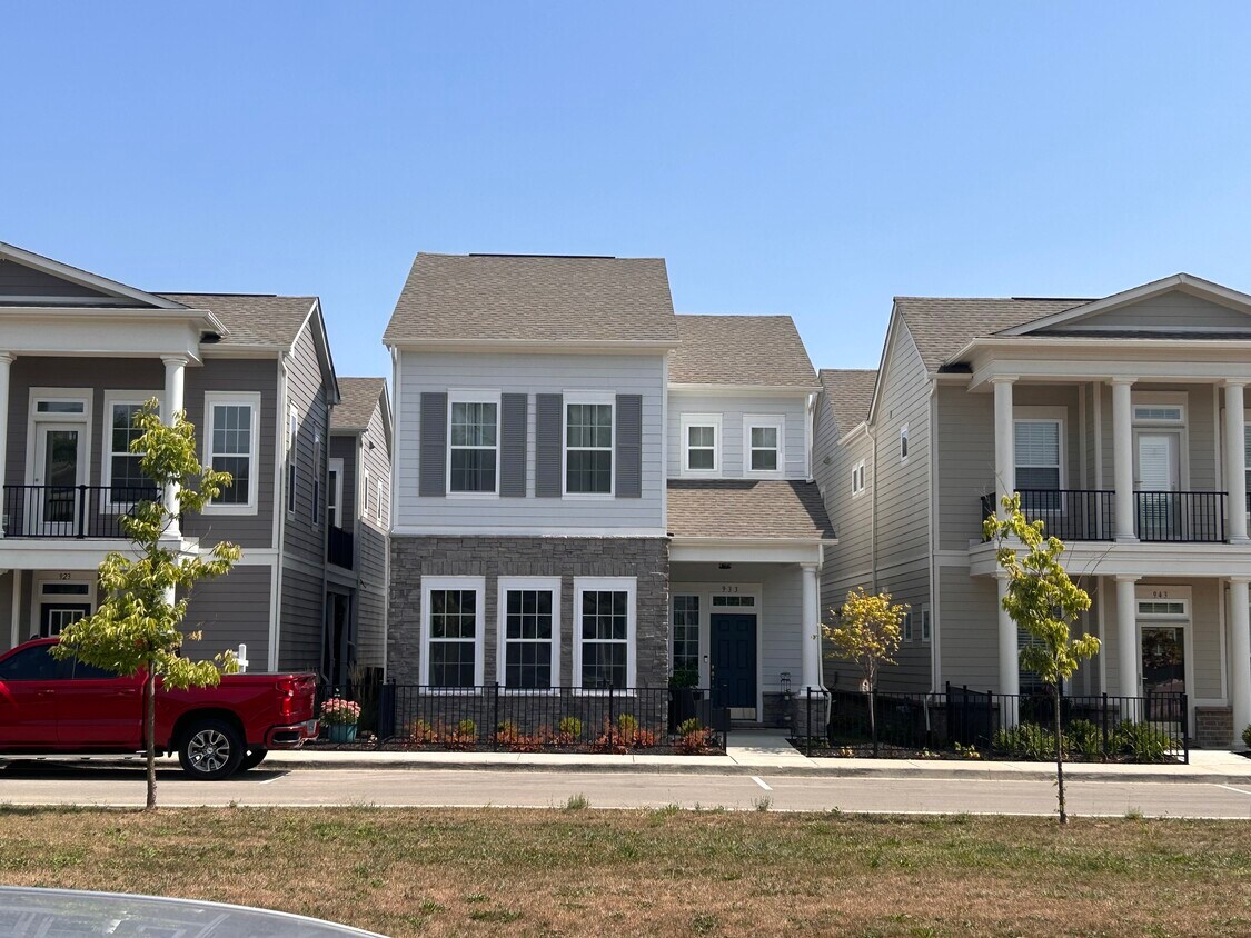 Primary Photo - 933 Templeton Dr