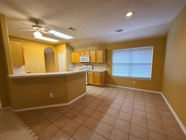 Building Photo - 26857 Manor Falls Dr