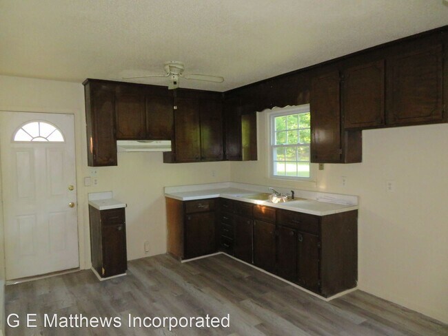 Building Photo - 3 br, 1 bath House - 18326 Southern Avenue