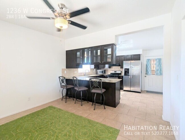 Foto del edificio - 1236 W Congress St