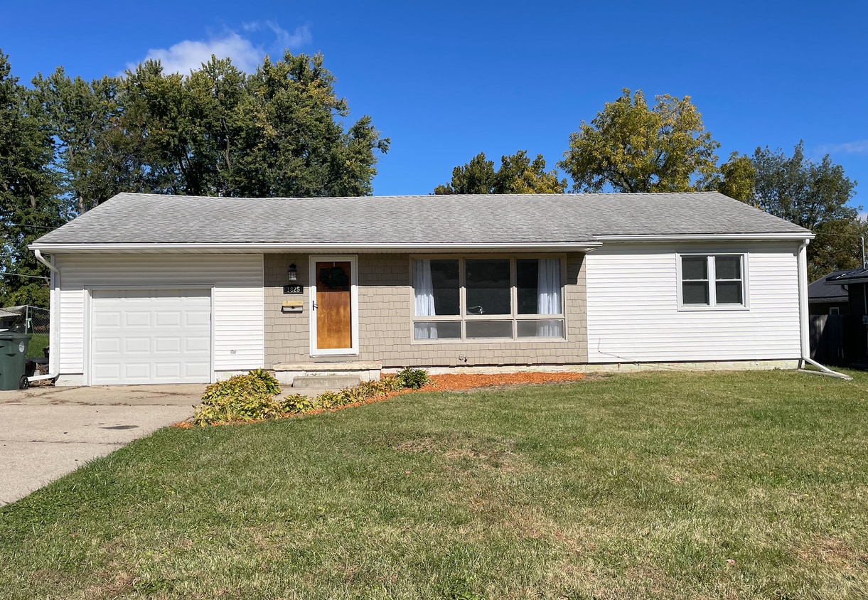 1825 Bourland Ave. - 1825 Bourland Ave