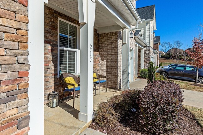 Photo - Beautiful 3 Bed, 2/1 Bath Mount Juliet Tow... Townhome