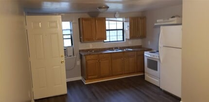 Building Photo - 1216 Wafer St