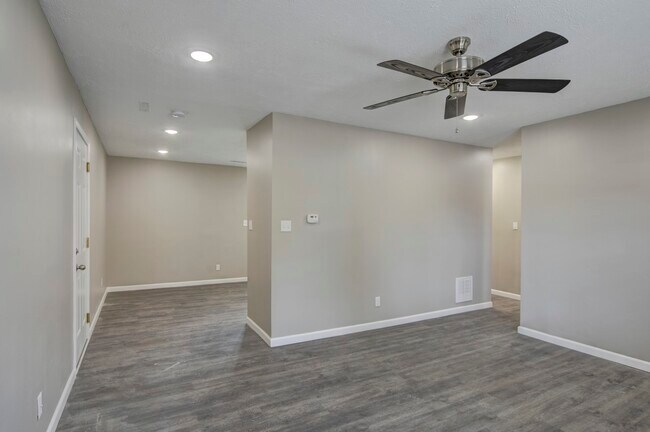 Building Photo - 1017 Hiatt St