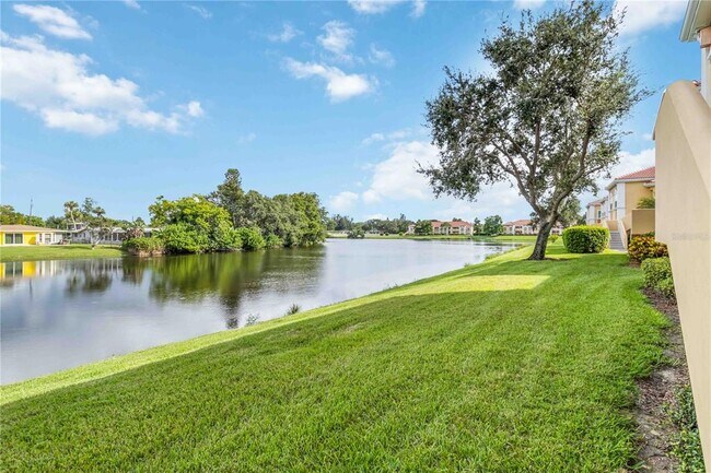 Building Photo - 1050 Villagio Cir