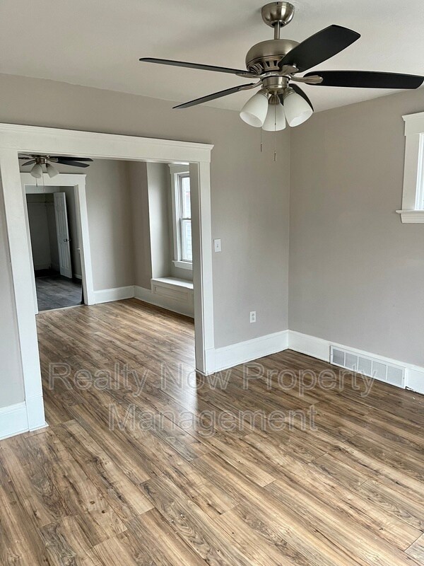 Foto del edificio - 3302 Woodbridge Ave
