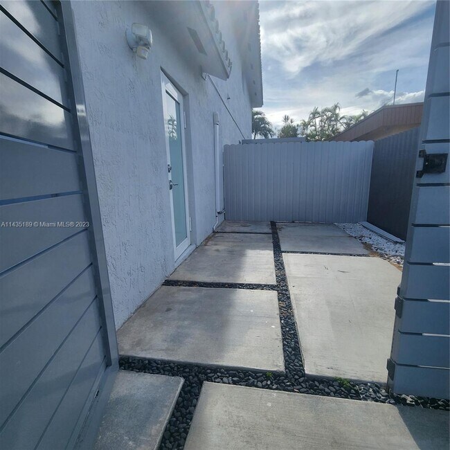 Building Photo - 3436 SW 88th Pl