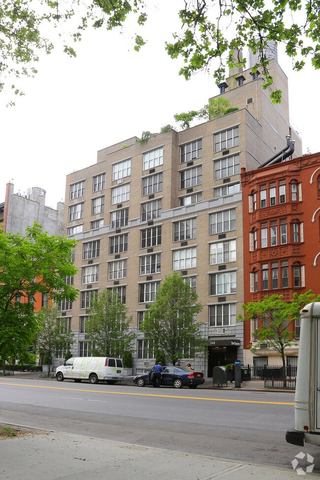 Building Photo - 344 W 23rd St